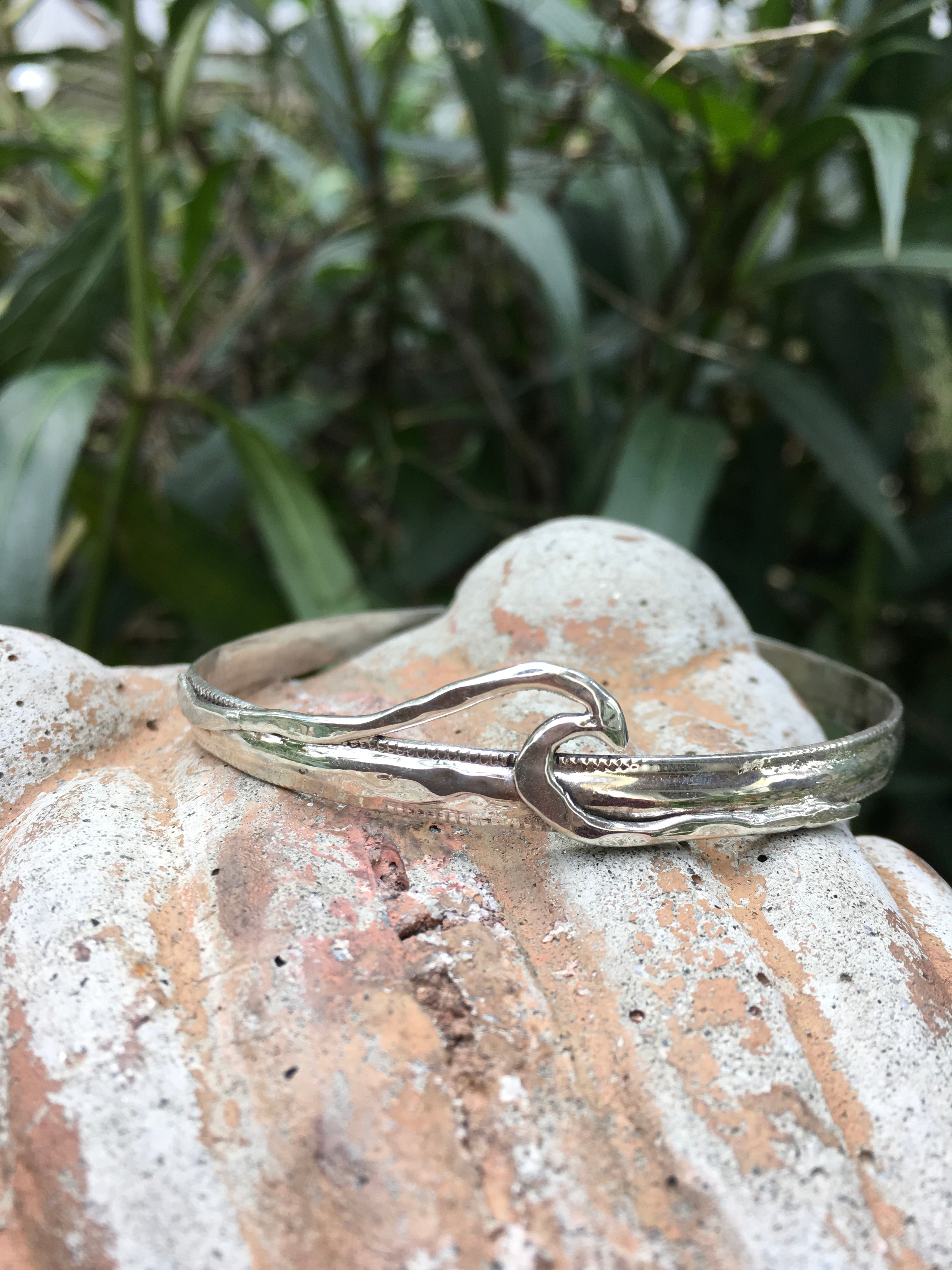 Wave cuff